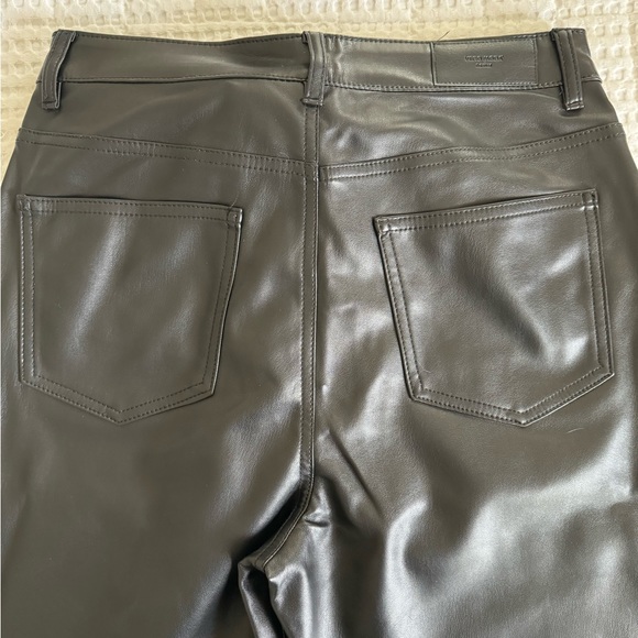 Vero Moda faux-leather pants. - Picture 4 of 4